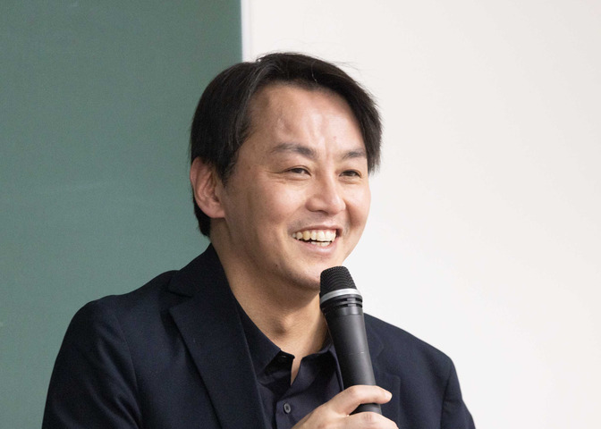 山田 忠史
